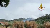 Incendi boschivi in Sicilia e Calabria: 11 interventi in corso con i canadair