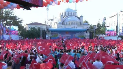 Cumhurbaşkanı Erdoğan: "Bugüne kadar İstanbul'da 300 bin konutu dönüştürerek gerçekten zor bir işi gerçekleştirdik.