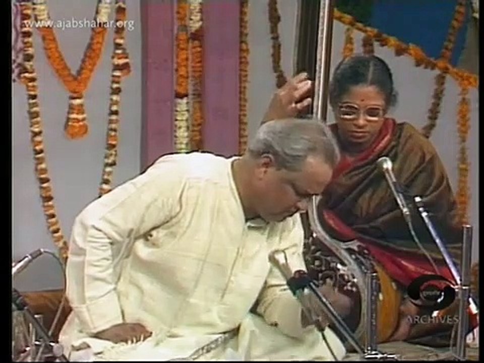 Nirbhay Nirgun Gun Re' sings Pt. Kumar Gandharva