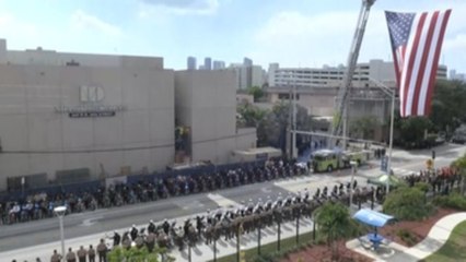 Homenaje de la policía de Miami a su compañero fallecido en servicio