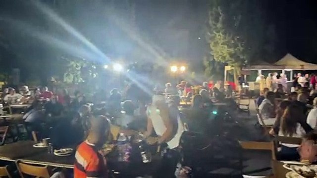 Libération de Martigues. C'est soir de bal à La Couronne