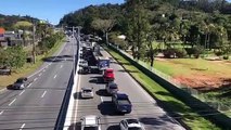 Colisão entre veículos na SC-401, no bairro Saco Grande, gerou lentidão no trânsito de Florianópolis
