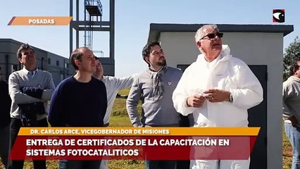 Entrega de certificados de la capacitación en sistemas fotocataliticos ARCE