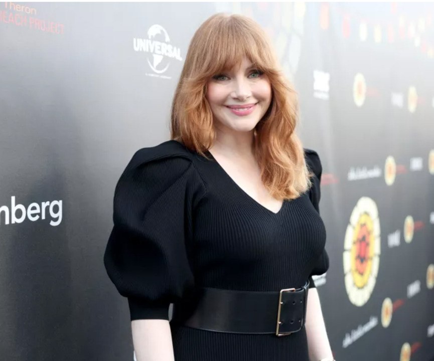 Bryce Dallas Howard Was Paid  So Much Less  Than Chris Pratt for the  Jurassic World  Movi
