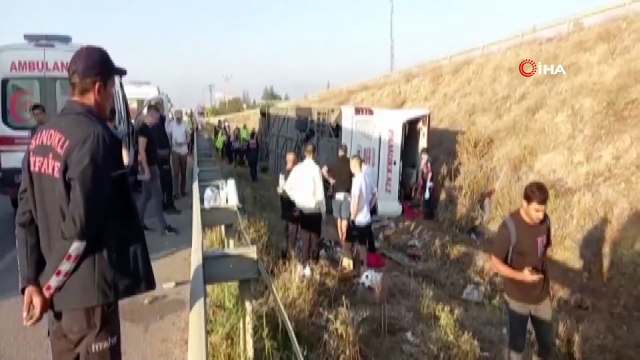 Afyonkarahisar’da can pazarı! Asker adaylarını taşıyan otobüs devrildi Can kaybı ve çok sayıda yaralı var