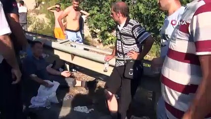 Antalya'da otel servis midibüsü kamyon yüklü çekiciyle çarpıştı: 4'ü ağır 27 yaralı