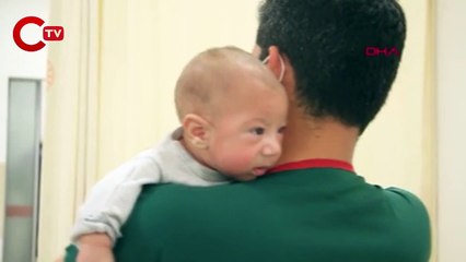 Eşini bıçaklayan erkek, kaçırdığı bebeğini de 'çok ağlıyor' diye hastaneye bıraktı