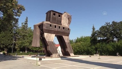 Çanakkale gündem haberleri: ÇANAKKALE - Troya'da arkeologlar Schliemann'ın 150 yıl önce kazıda tahrip ettiği höyüğe yaklaştı