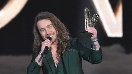 GALA VIDÉO - Julien Doré déstabilisé par The Voice Kids : “Il ne sait plus où se mettre”