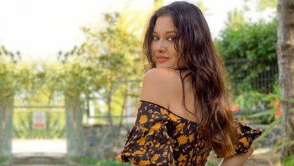 Tatilden dönen Nurgül Yeşilçay, art arda mayo ve bikinili pozlarını paylaştı