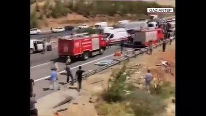Katliam gibi kaza: Çok sayıda ölü ve yaralı var