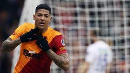 Van Aanholt, Ümraniyespor maçı sonrası kendisine gelen ırkçı mesajı ifşaladı: Utanıyorum