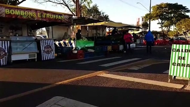 Feirinha do Pequeno Produtor ocorre mesmo com manhã gelada neste sábado (20)