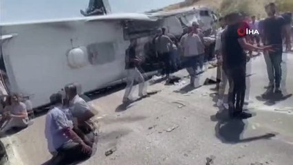 Download Video: Al menos 16 muertos en Turquía al chocar un autobús contra un equipo de emergencias