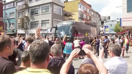 İYİ Parti Genel Başkanı Akşener'den esnaf ziyareti