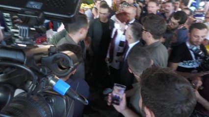 Akşener'in, Beşiktaş Ziyaretinde Karşılaştığı Alman Turist: "Birlik Olmanız Lazım O Zaman Güçlü ve Başarılı Olursunuz"