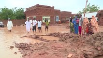 السيول تشرد عشرات الأسر السودانية في العراء بولاية الجزيرة