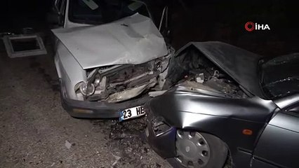 Elazığ’da iki otomobil kafa kafaya çarpıştı: 5 yaralı