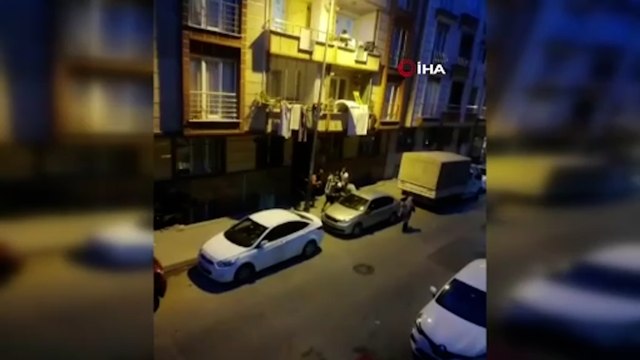 Esenyurt'ta çöp atma meselesinden iki grup arasında silahlı kavga çıktı: 3 yaralı