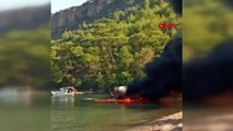 Marmaris'te sürat teknesi yandı!