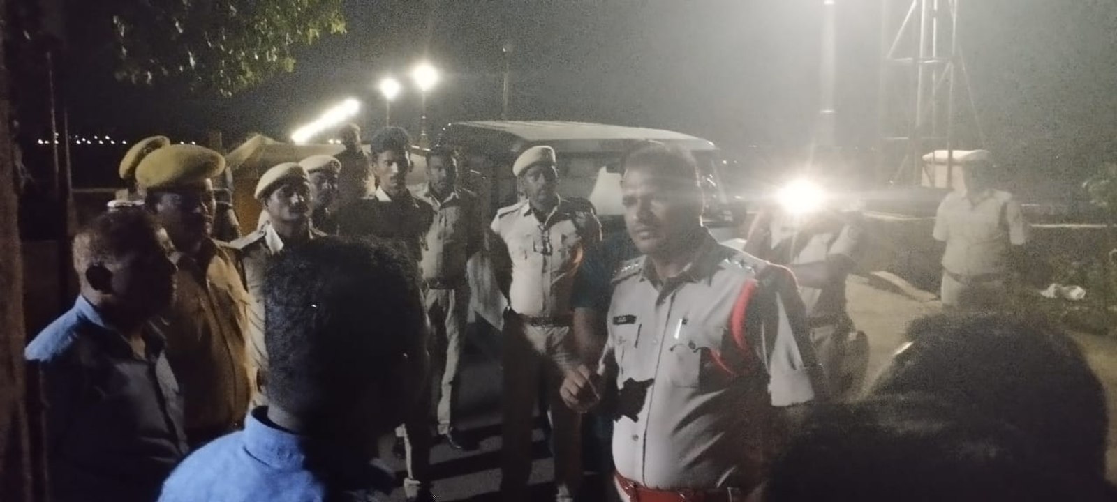 Dispute Between Ts and Ap Police : తెలుగు రాష్ట్రాల పోలీసుల మధ్య వాగ్వాదం| DNN | ABP Desam