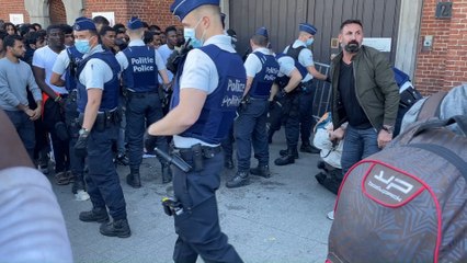 Bruxelles : situation toujours très tendue au centre Fedasil de Petit Château
