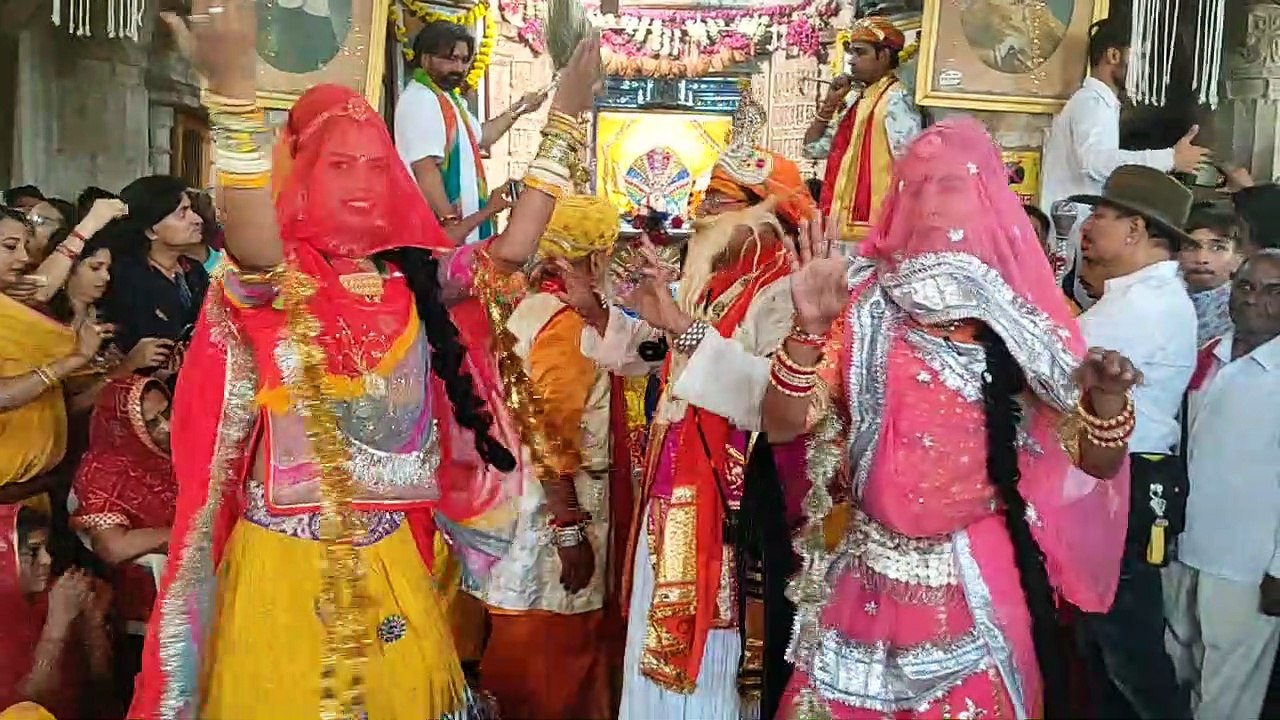 खुशी में झूमे ढाडा-ढाडिन