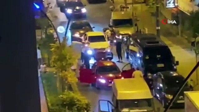 İstanbul’da asker eğlencesinde yolu kapatan trafik magandaları kamerada