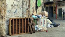 Palermo, in piazza Garraffello degrado e rifiuti vicino alla fontana