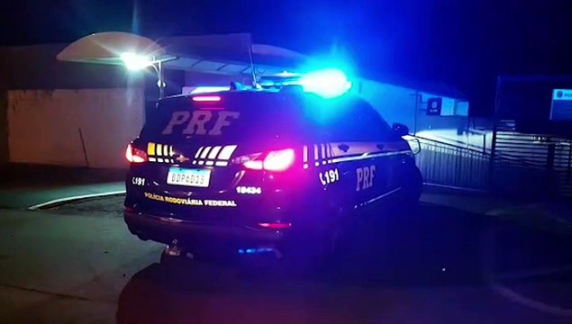 Homem foge de abordagem da PRF na BR-277 e é preso por embriaguez, na Rua Rio da Paz