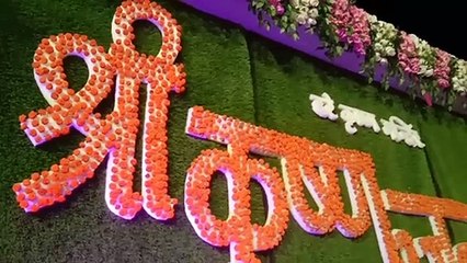 नंद के घर आनंद बरसा, भगवान को झूले में झुलाया