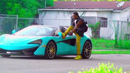 15 Extremely Rich People Who Live as Poor