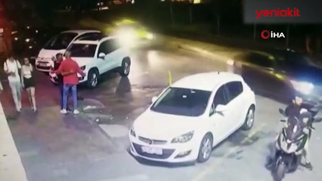 Sarhoş vandallara Mike Tyson yumruğu