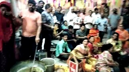 नवकार महामंत्र जाप के साथ गायों के लिए तैयार किए लड्डू, देखें Video...