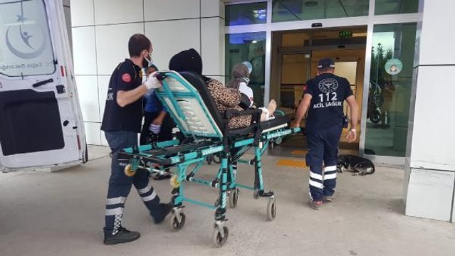 DİNLENME TESİSİNDE AYAĞINA YORGUN MERMİ İSABET ETTİ