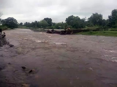 तेज बहाव से कहीं टूटी तो कहीं बह गई पुलिया