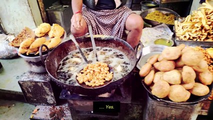 Bikaner food tour, Famous Nasta of Bikaner. Pakoda, Kachauri, Samosa and other fritter #travelregime