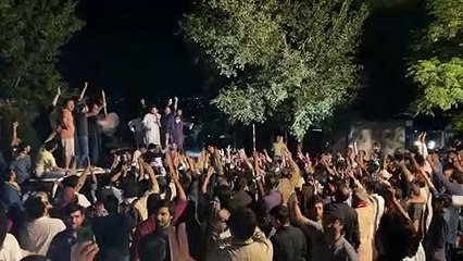 İmran Han hakkında gözaltı kararı! Pakistan'da neler oluyor?