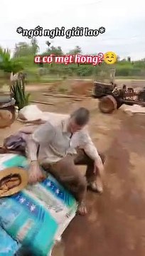 Khi trai Tây làm rể Việt: Chiều chuộng vợ hết mực, sẵn sàng giúp nhà vợ làm nông