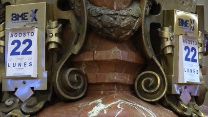 El Ibex 35 aumenta las pérdidas y se aleja de los 8.300 puntos