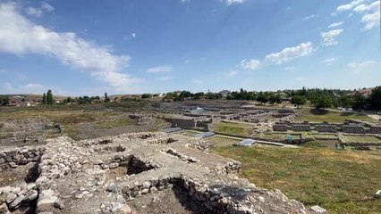 Alacahöyük Ören Yeri'nde 87 yıl önce başlayan kazılar devam ediyor