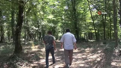 Gören tarihi eser zannediyor...Hem hiç görmediği babasına, hem de kendine mezar taşı yaptı