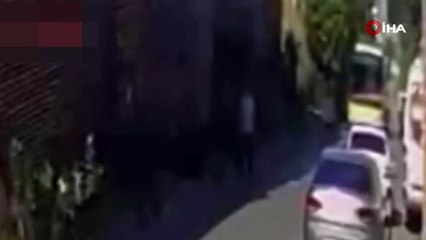 İETT otobüsü yayaya çarpıp kaçtı