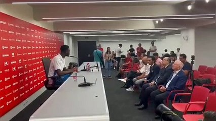 Presentación de Tanguy Nianzou como nuevo jugador del Sevilla Fútbol Club