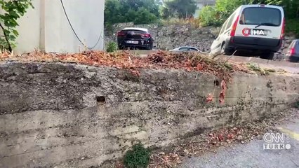 Geriye kayan minibüsü kadınlar tuttu