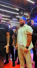 İranlı Hulk boks maçında 30 saniye dayanabildi! Alay konusu oldu!