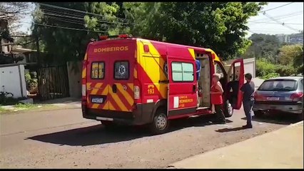 Idoso fica ferido com lasca de madeira ao cortar lenha no Bairro Country