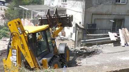 Derin Yoksulluk Ağı Kurucusu Hacer Faggo, Beykoz'daki Yıkıma Karşı Çıktı: "Bu, Olacak İş Değil. Bu, Haneye Tecavüz"