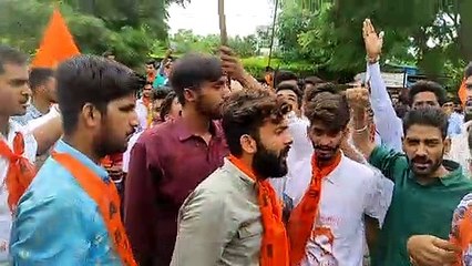 Video...छात्रसंघ चुनाव नामांकन : मोहनलाल सुखाड़िया यूनिवर्सिटी चुनाव के नामांकन के दौरान समर्थक नारेबाजी करते