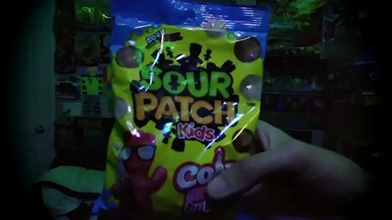 JohnDaGamer64's Munchies Review | Sour Patch Kids: Cola Bubbles